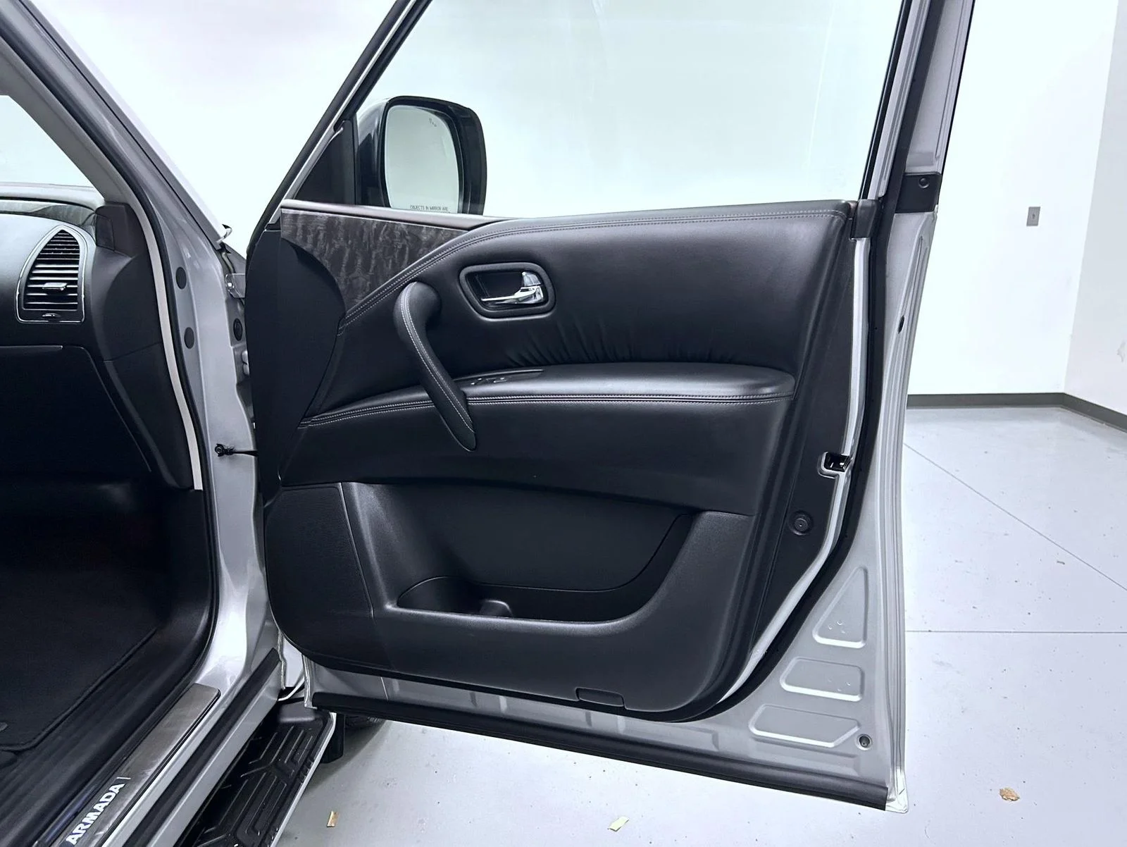 Used 2021 Silver Nissan Platinum image 16