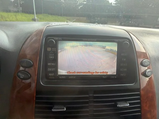 Used 2008 White Toyota XLE image 21