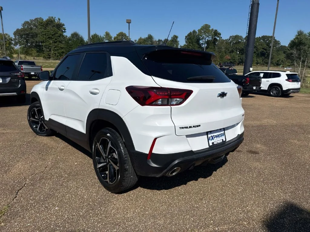 Used 2023 White Chevrolet RS image 5