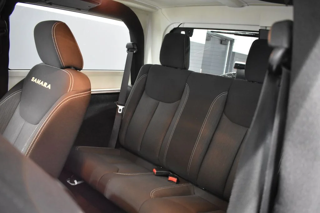 Used 2015 White Jeep Sahara image 22
