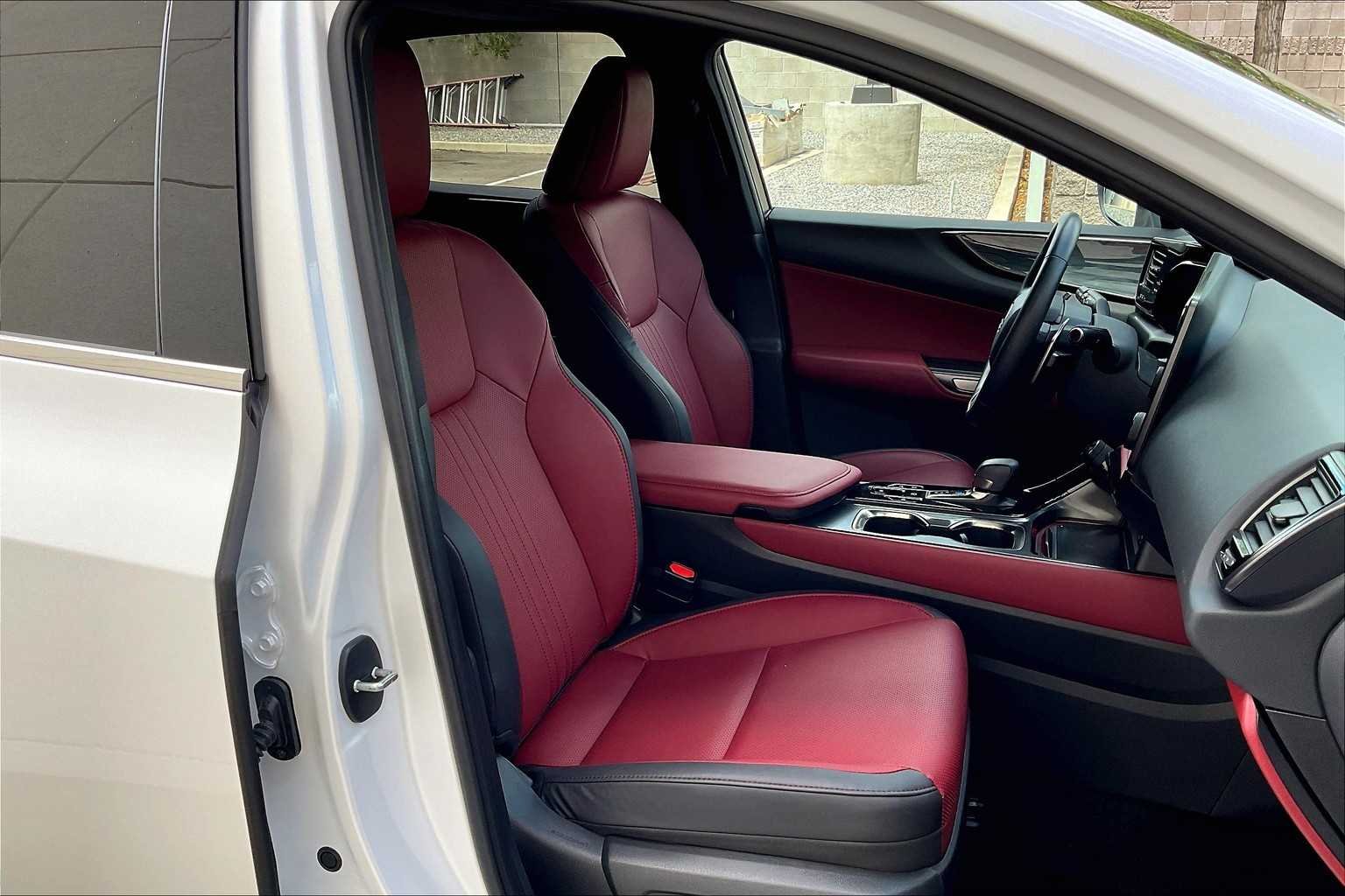 Used 2025 Eminent White Pearl Lexus Premium image 9