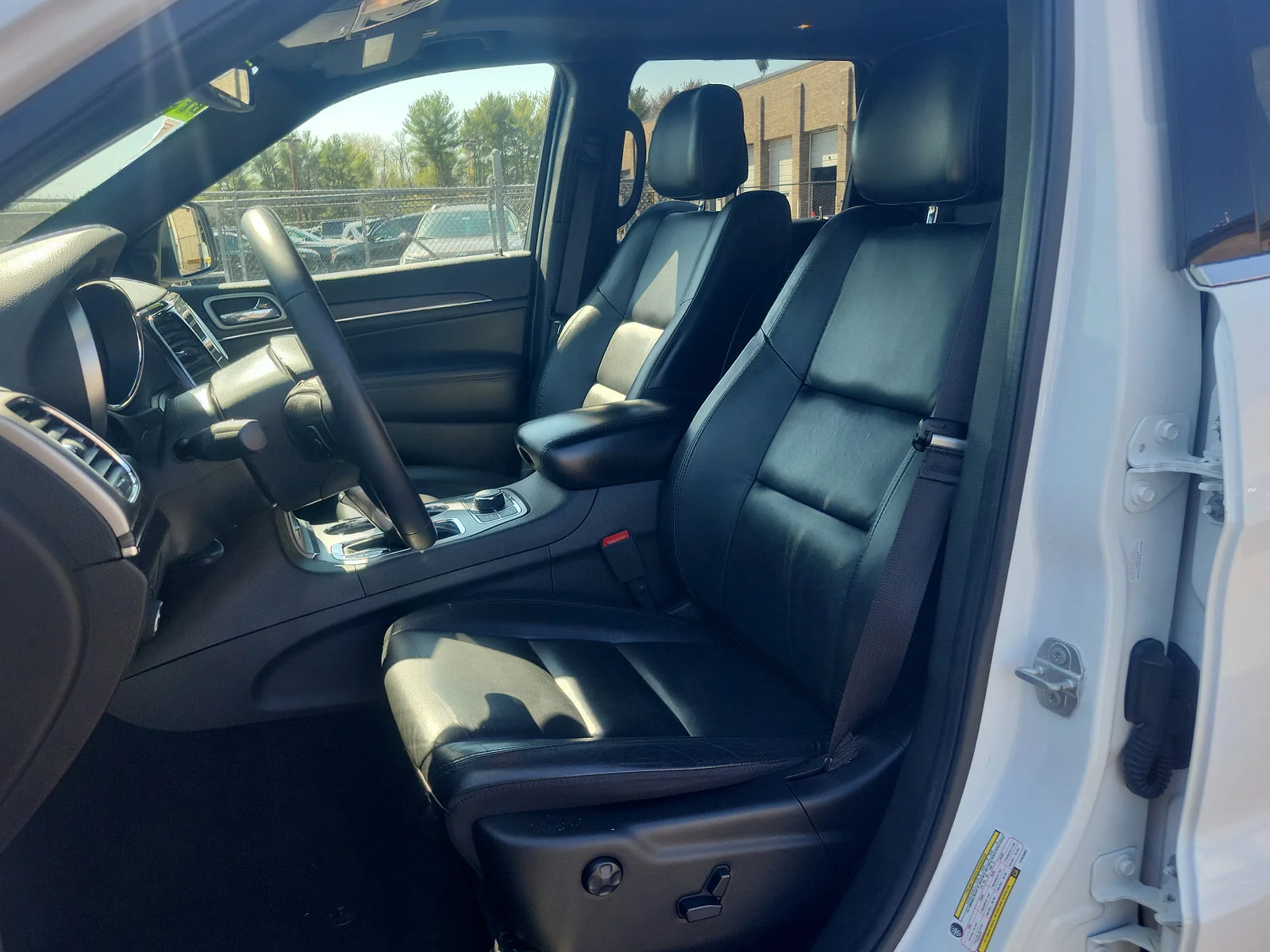 Used 2020 Bright White Clearcoat Jeep Limited image 13