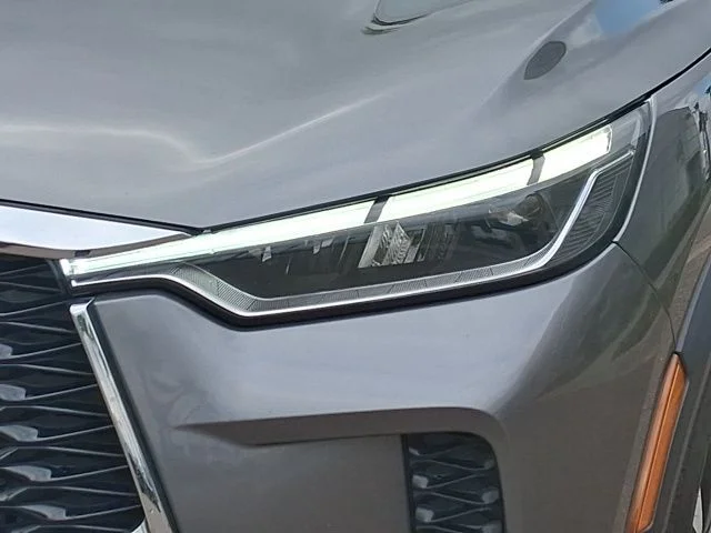 Used 2023 Gray INFINITI PURE image 7