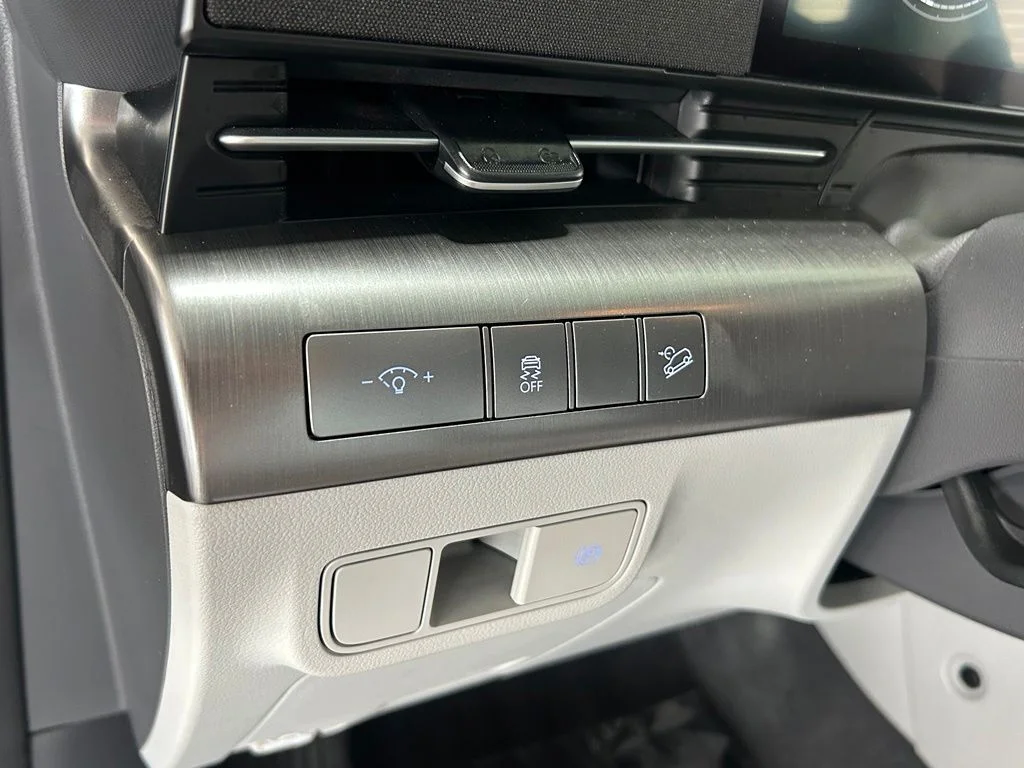 Used 2024 Mirage Green Hyundai SEL image 12