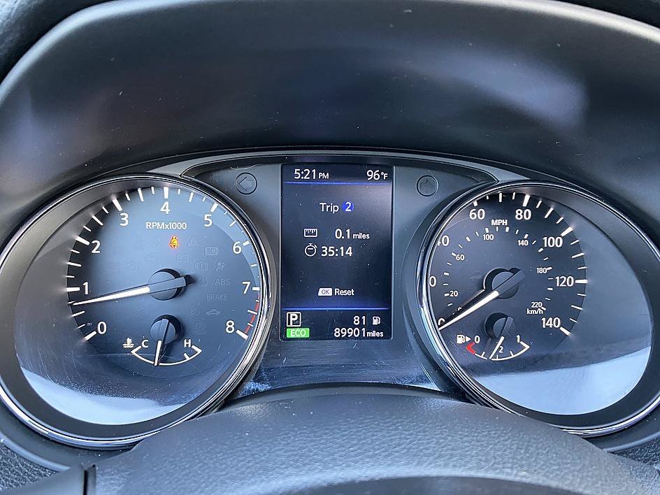 Used 2020 Caspian Blue Metallic Nissan SL image 11