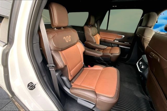 Used 2025 White Ford King Ranch image 24