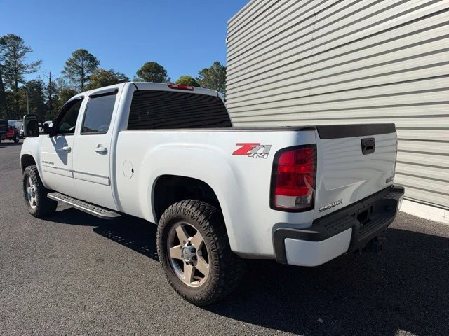 Used 2013 White GMC Denali image 7