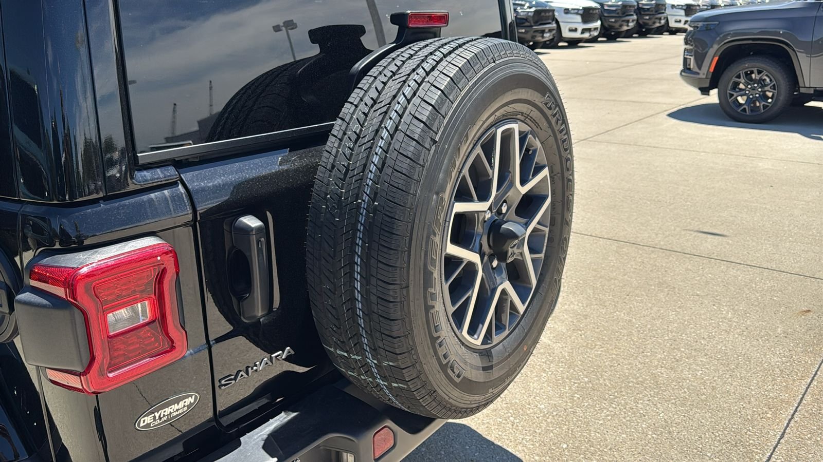 Used 2025 Black Jeep Sahara image 11