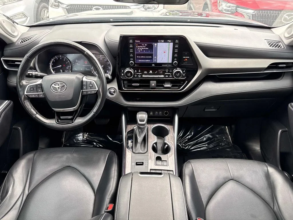 Used 2022  Toyota Limited image 19