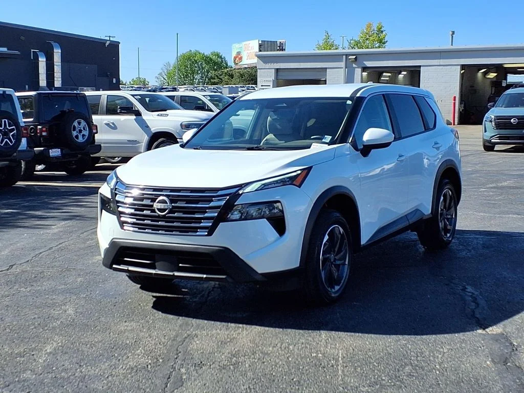 Certified 2025 Nissan Rogue SV with VIN JN8BT3BA3SW343770 for sale in Kansas City