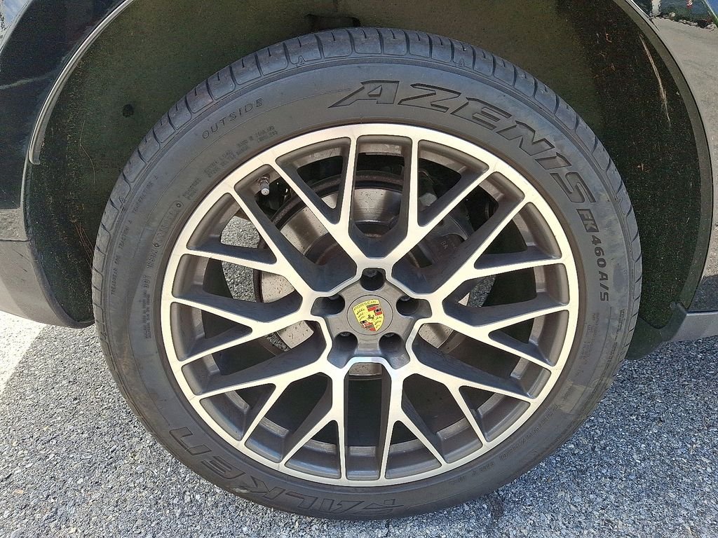 Used 2018 Black Porsche Base image 8