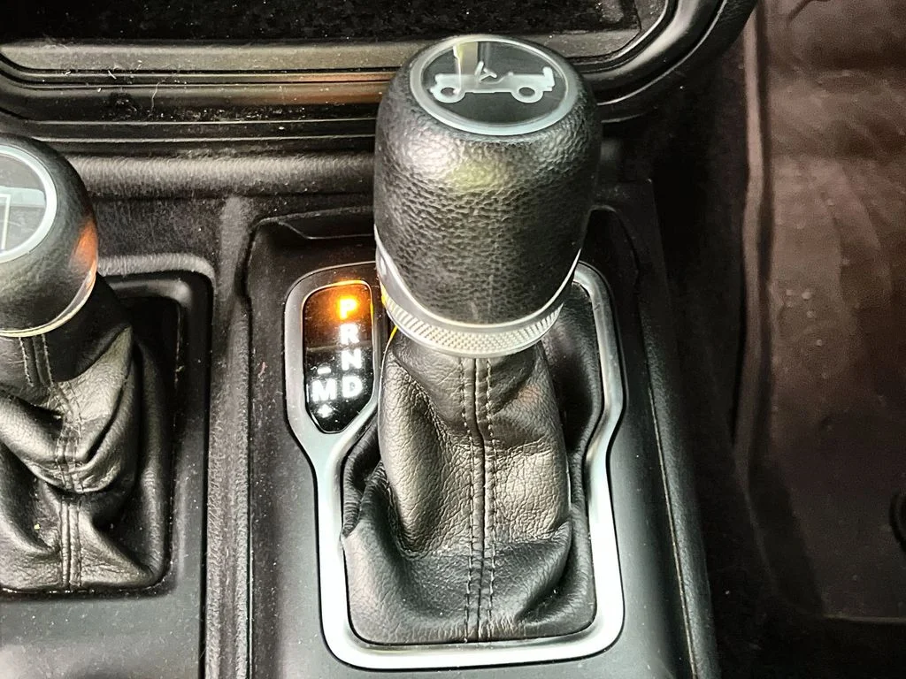 Used 2018 Black Jeep Unlimited Sport S image 20