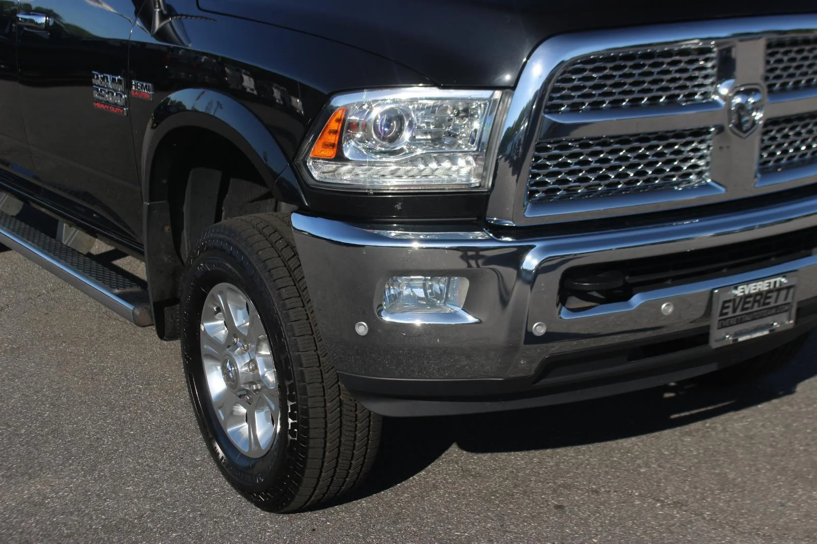 Used 2017 Black Ram Laramie image 9