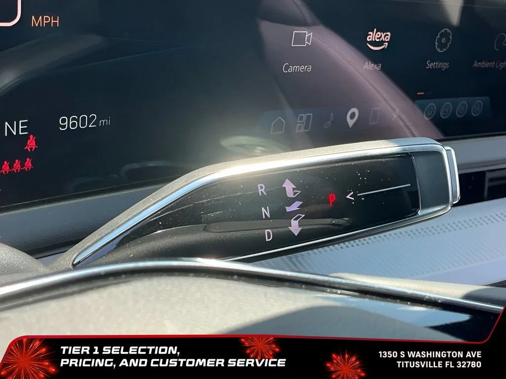 Used 2025 Crystal White Tricoat Cadillac Luxury 2 image 42