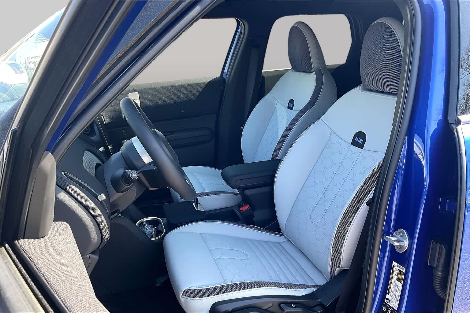 New 2026 Blazing Blue Metallic MINI Oxford Edition image 7