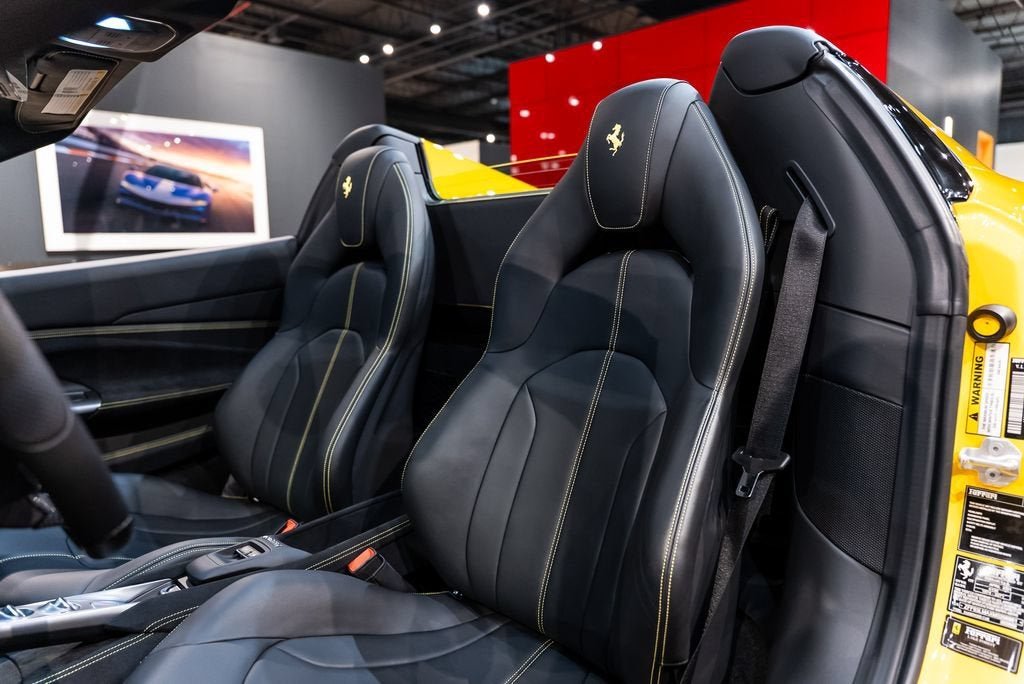 Used 2021 Giallo Modena Ferrari Base image 4