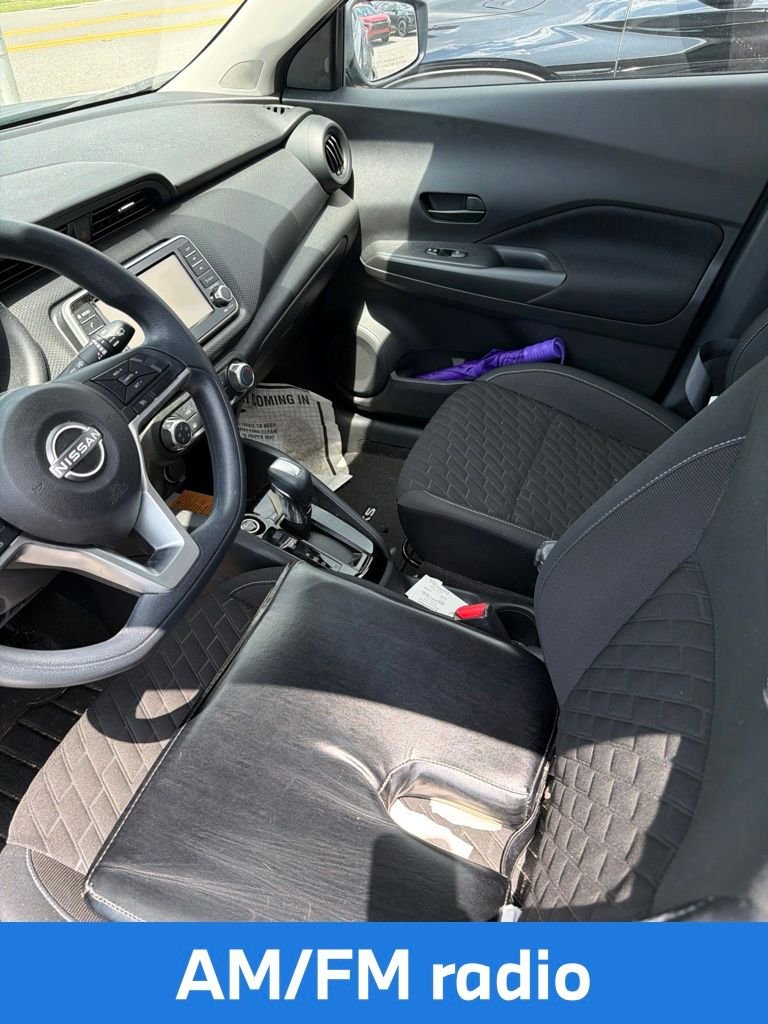 Used 2022 Gray Nissan S image 8