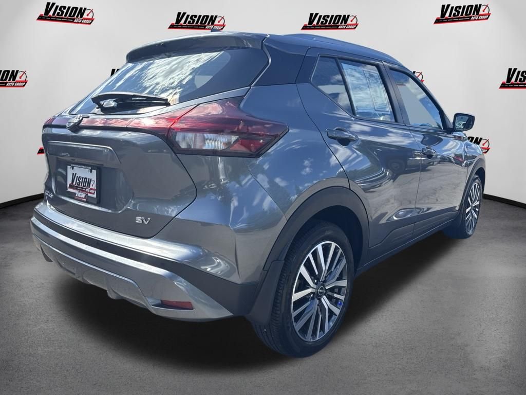 Used 2023 Gray Nissan SV image 5