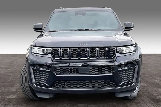 New 2026 Diamond Black Crystal Pearl-Coat Exterior Paint Jeep  image 14
