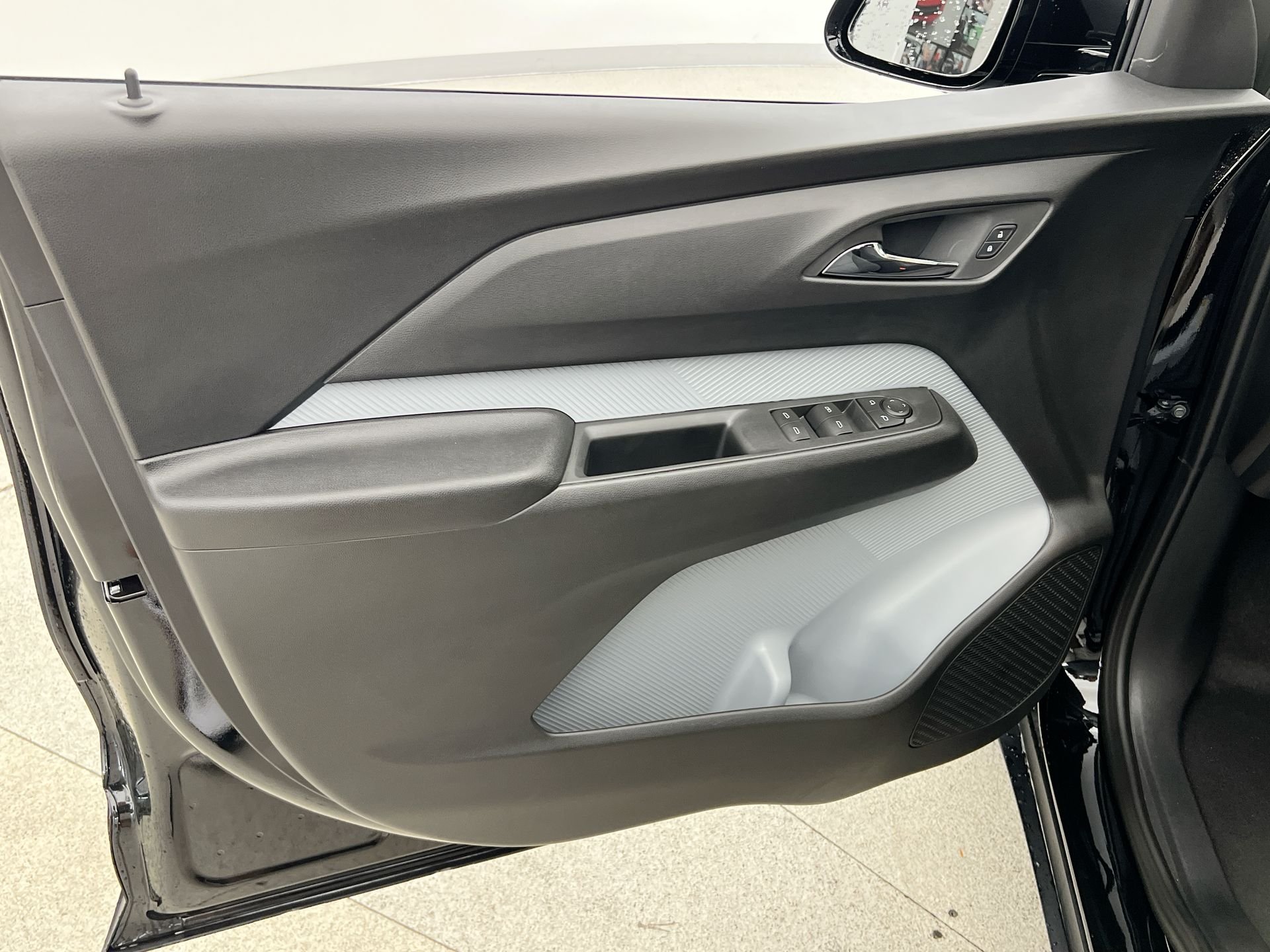 2027 Chevrolet Bolt LT - Photo 64