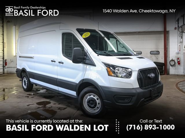 Used 2025  Ford Base image 1