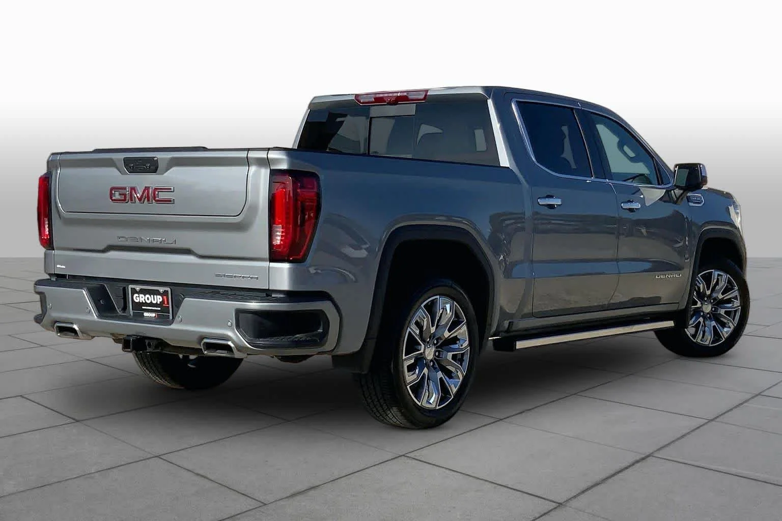 Used 2025 Sterling Metallic GMC Denali image 13