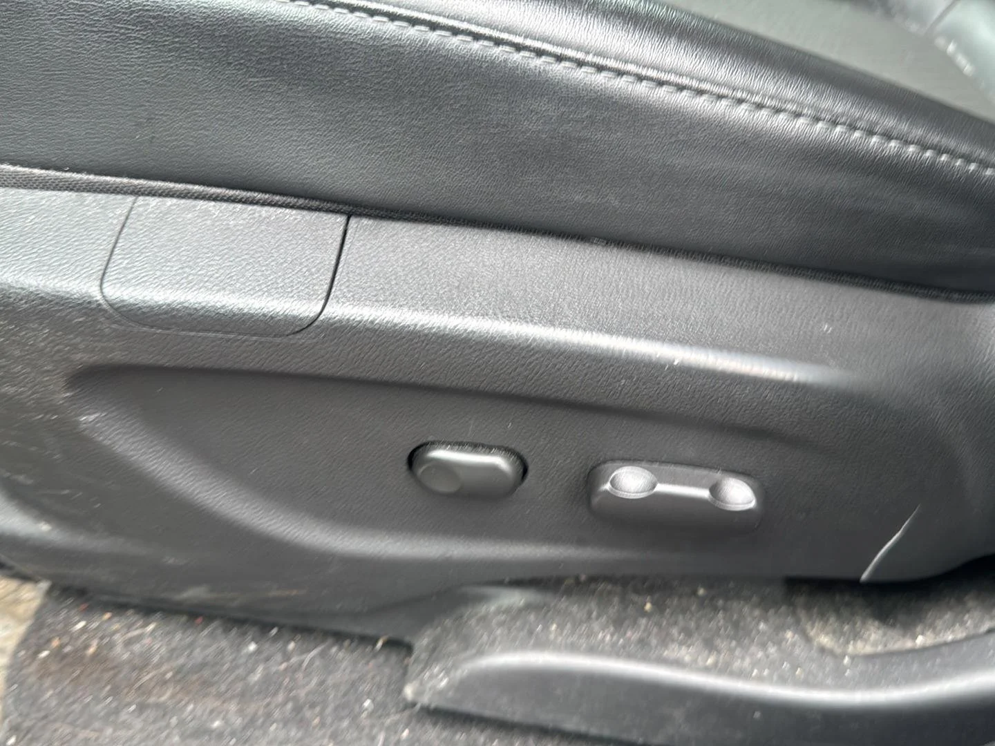 Used 2019 Ebony Twilight Metallic Buick Preferred image 7