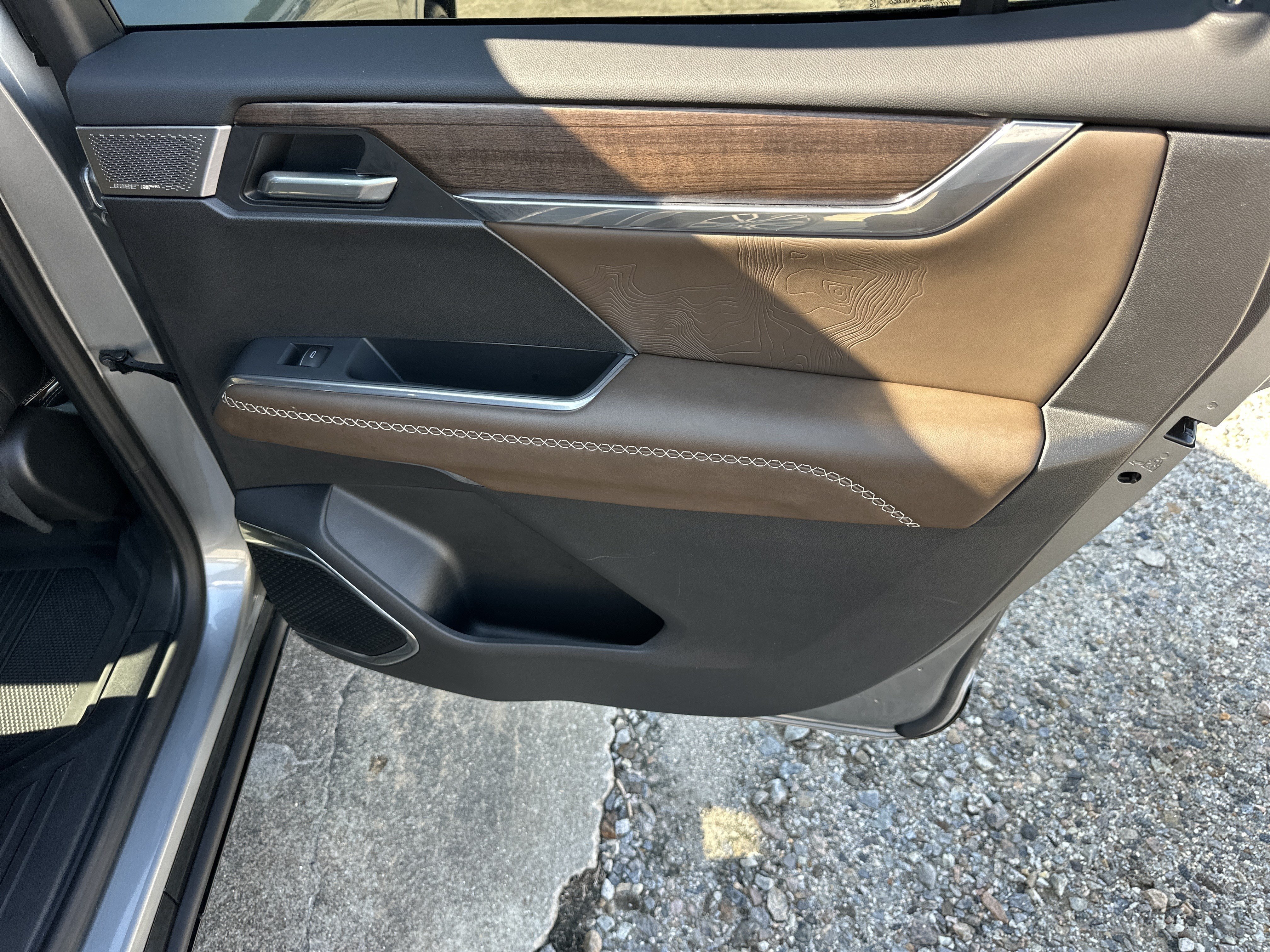 2026 GMC Acadia Denali Ultimate - Photo 17