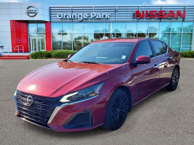 Used 2025 Red Nissan 2.5 SV image 4