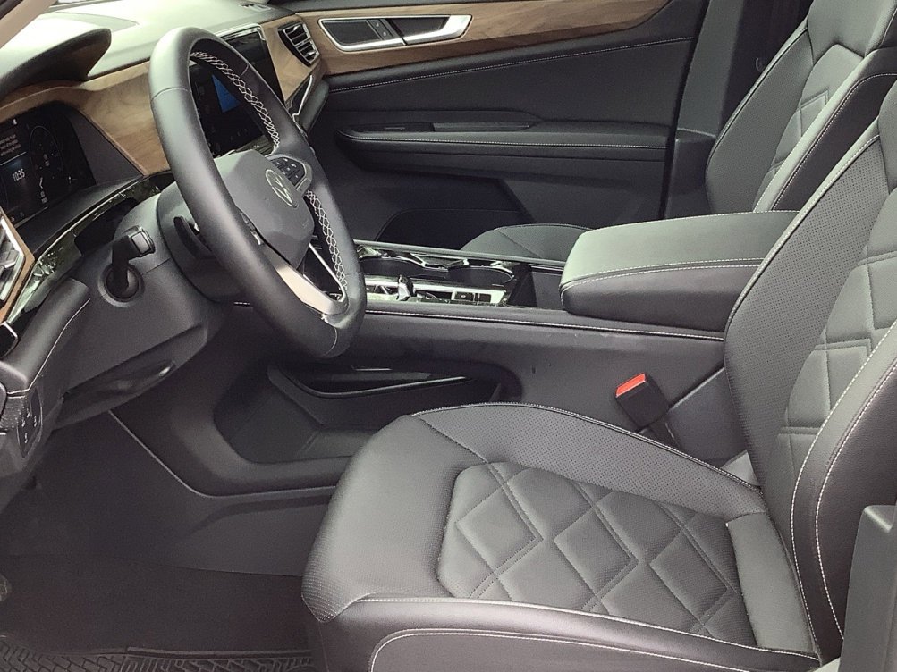 2025 Volkswagen Atlas SE w/Tech - Photo 22
