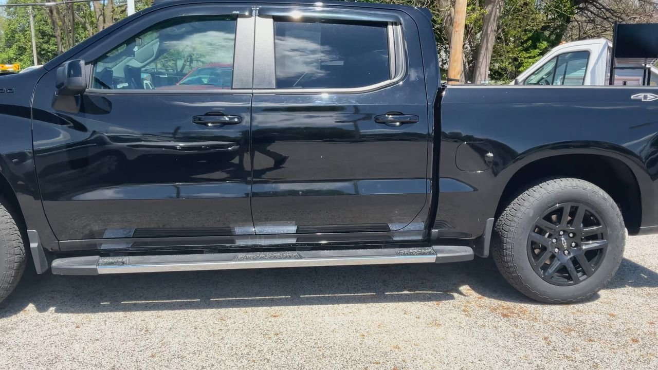 Used 2025 BLACK Chevrolet Rst image 8