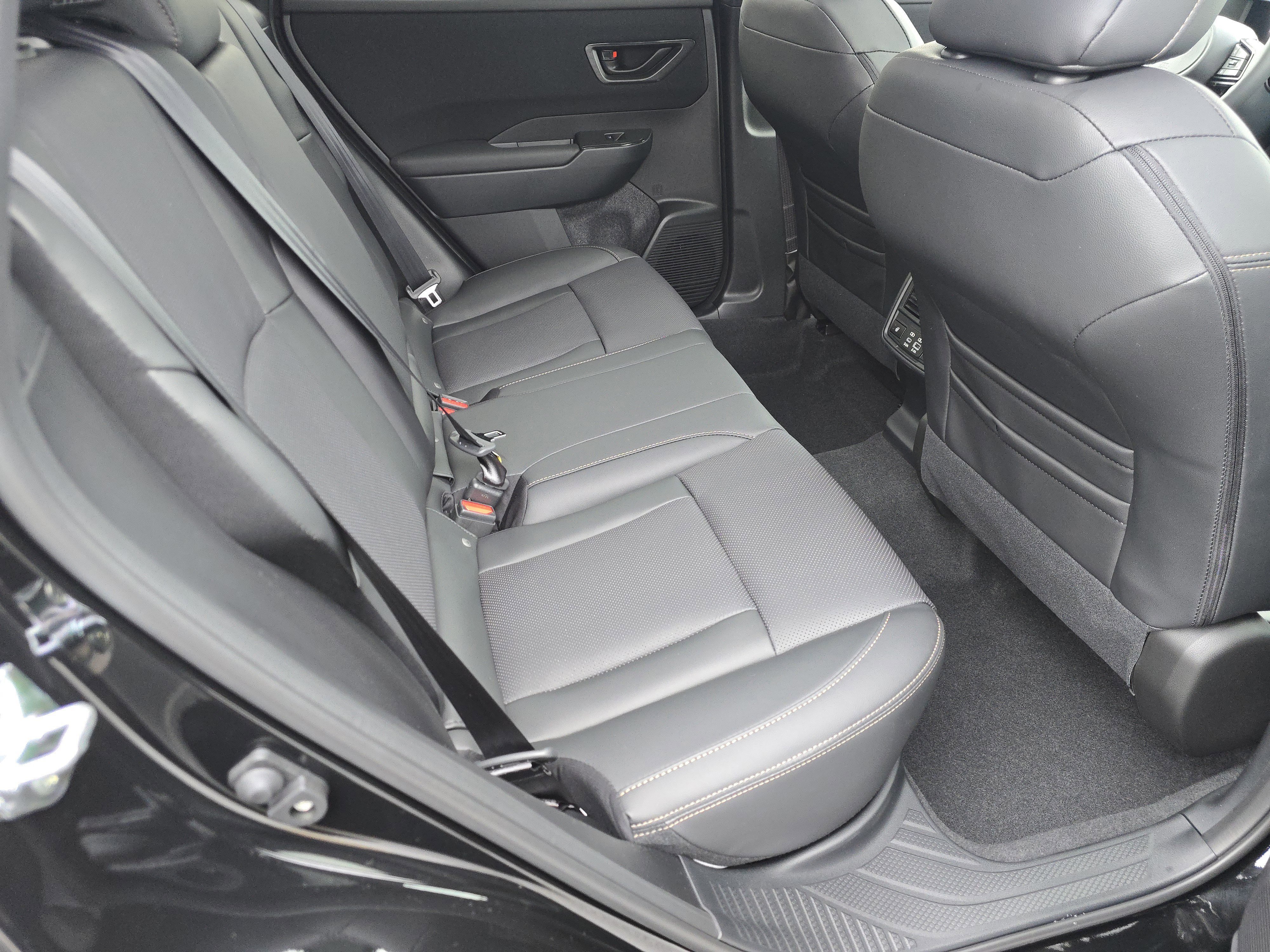 2026 Subaru Outback Limited - Photo 16