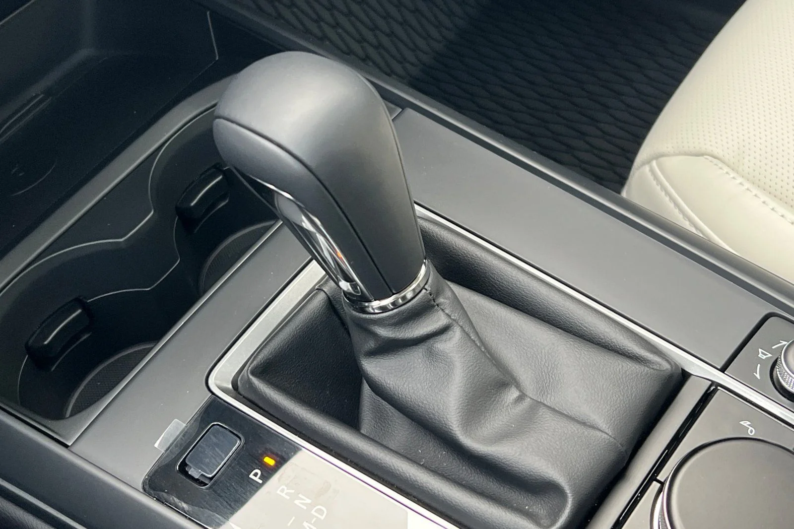 2026 Mazda CX-30 Premium - Photo 18