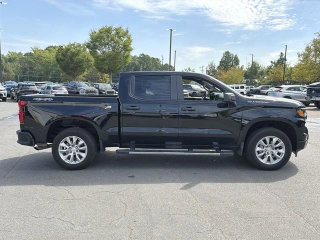 Used 2025 Black Chevrolet Custom image 5