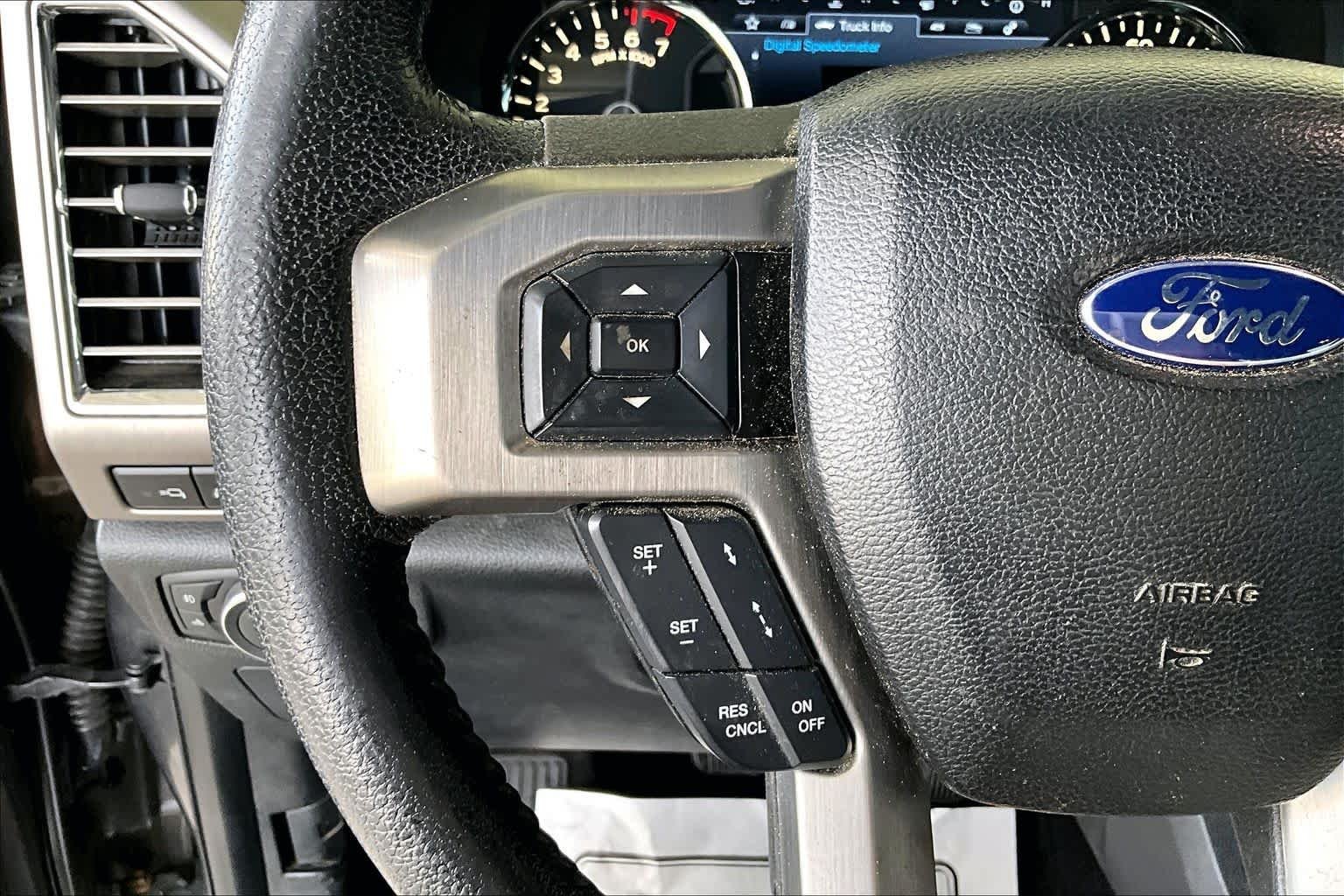 Used 2015 Magnetic Metallic Ford Platinum image 23