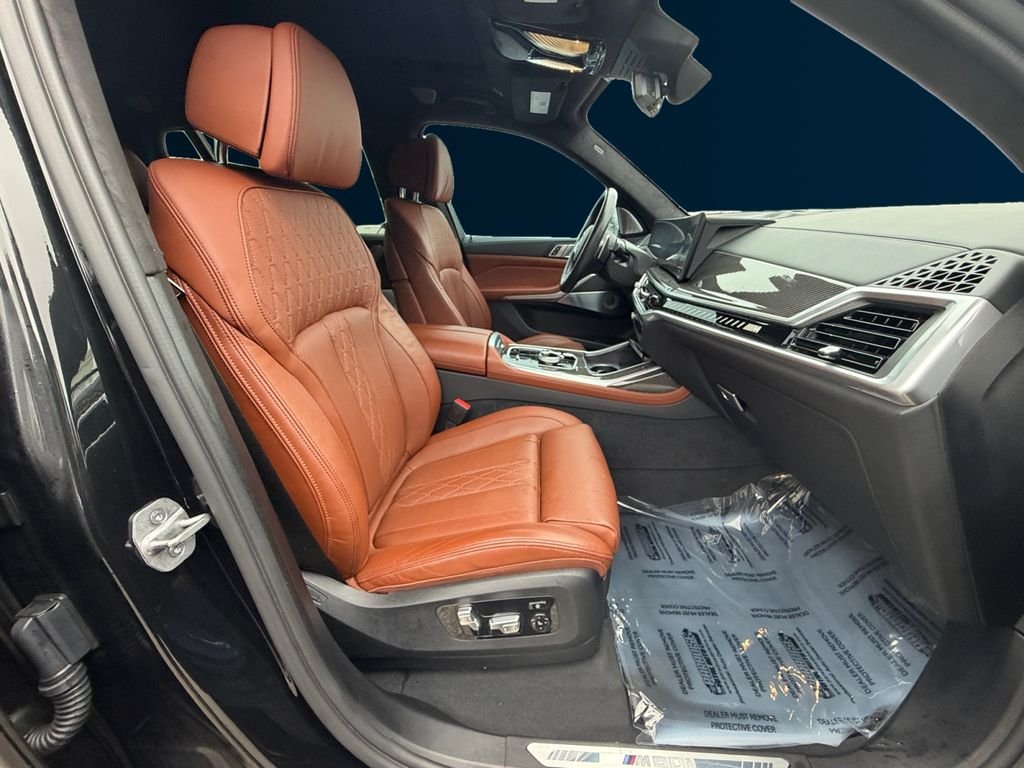 Used 2023 Black BMW M60i image 17