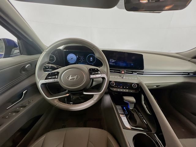 2025 Hyundai Elantra SEL - Photo 15