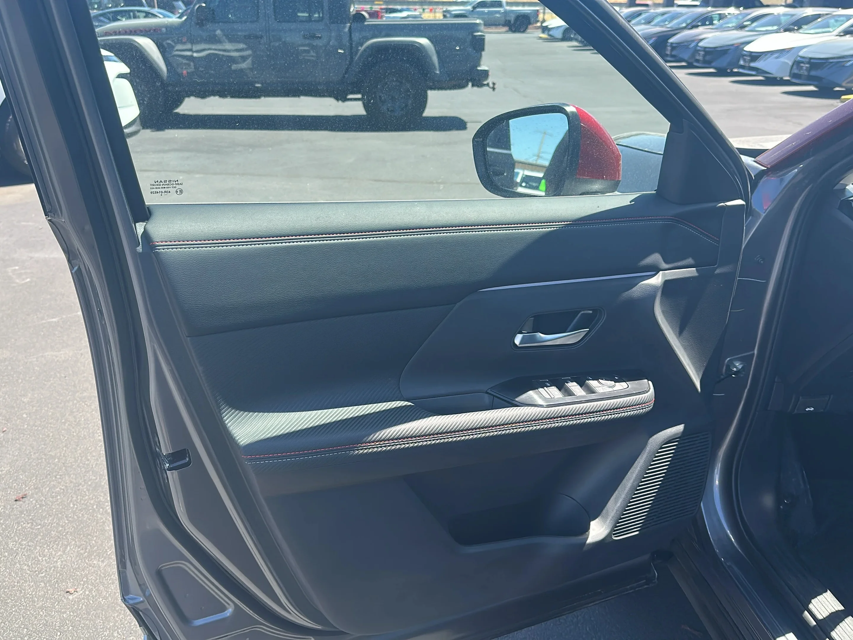 New 2026 Gun Metallic / Scarlet Ember Tintcoat Two-tone Nissan SR image 19