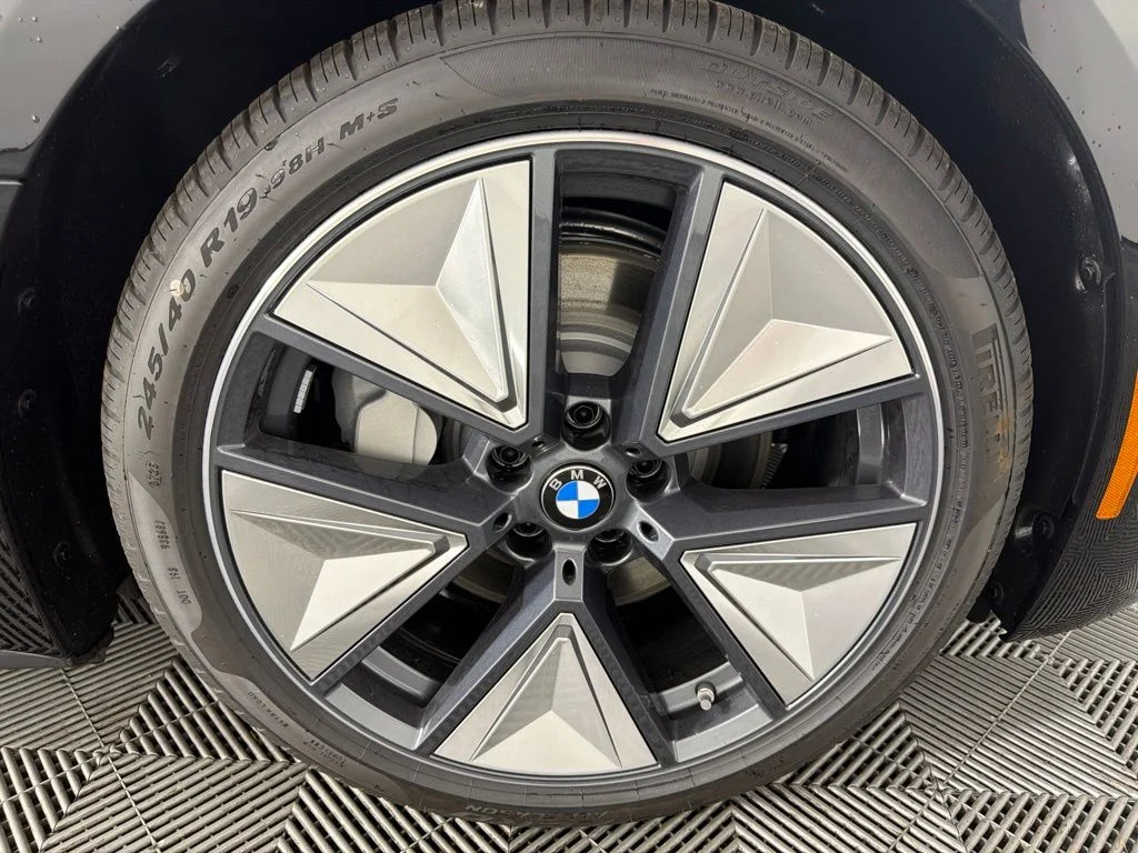 Used 2026 Black Sapphire Metallic BMW xDrive40 image 11