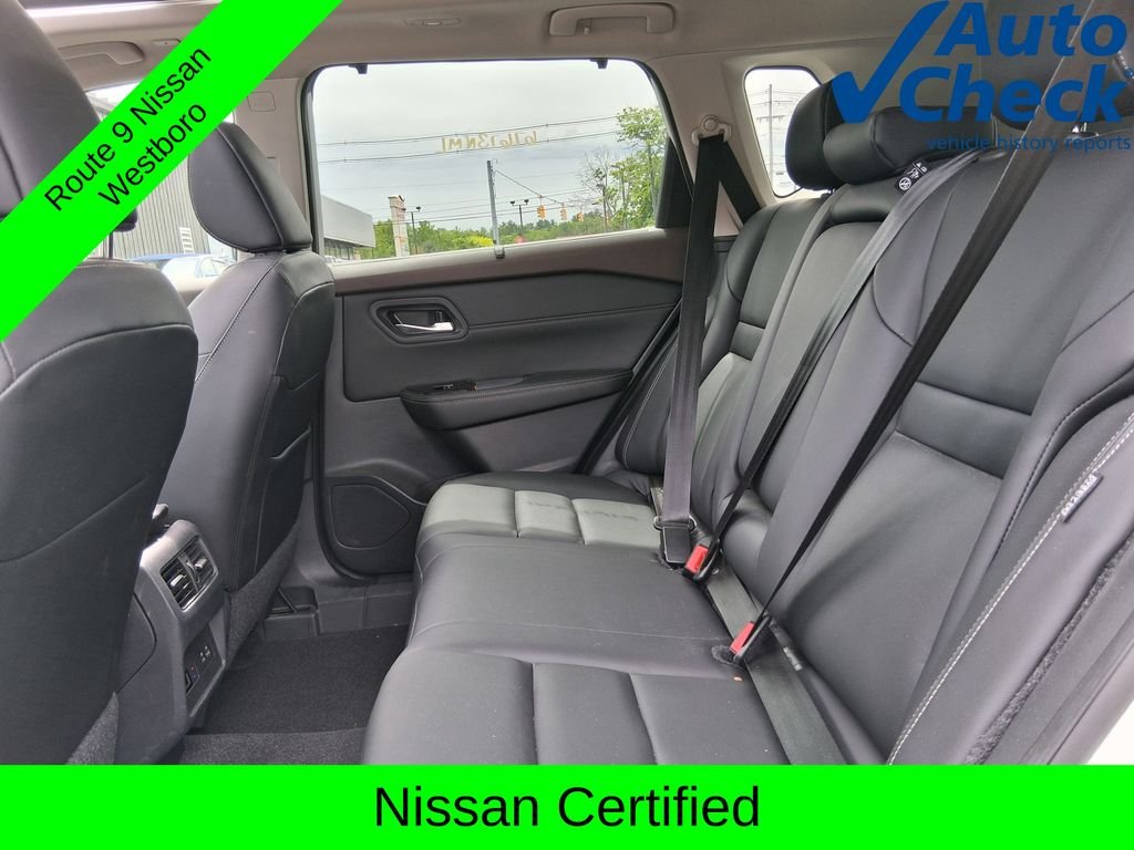 Used 2023 White Nissan SL image 28