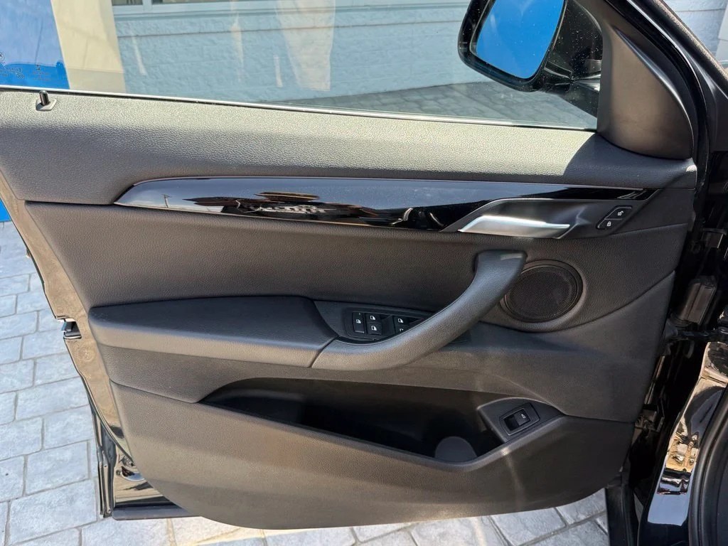 Used 2020 Black BMW sDrive28i image 35