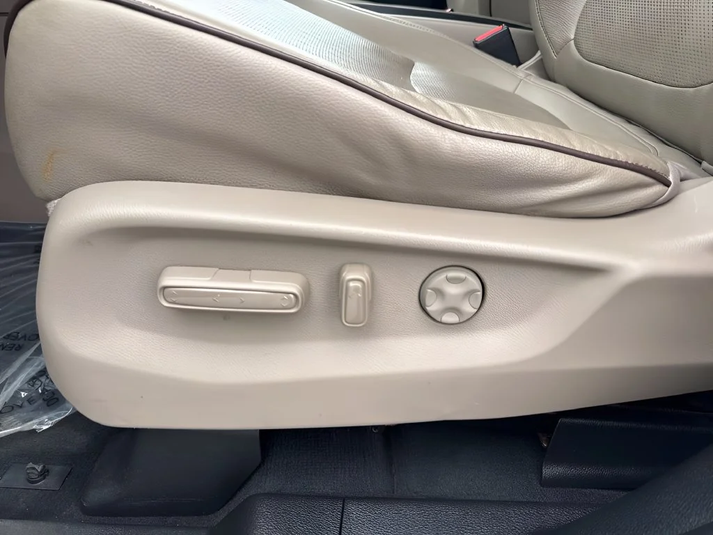 Used 2023 White Honda Elite image 10