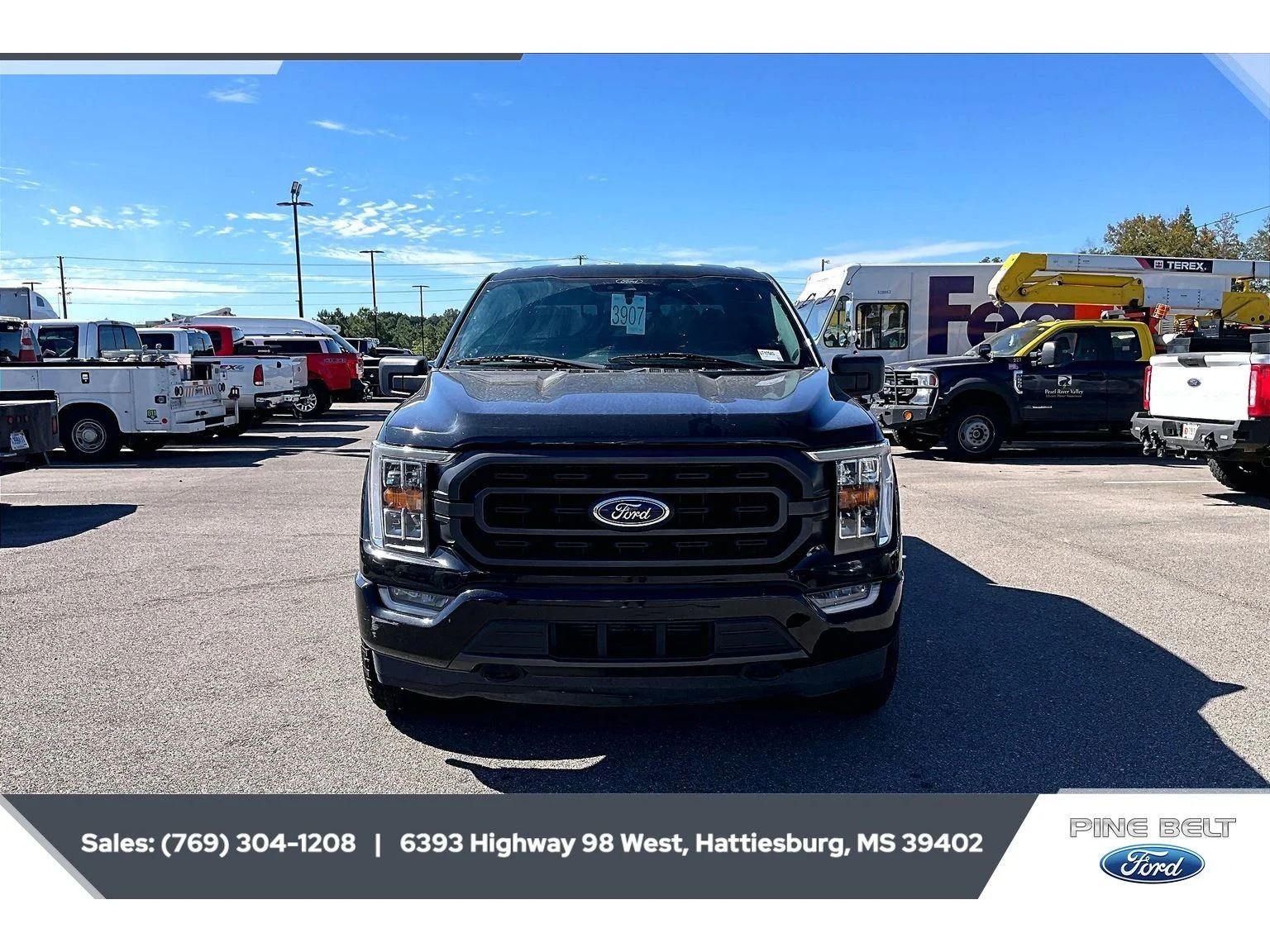 Used 2021 Agate Black Metallic Ford XLT image 3