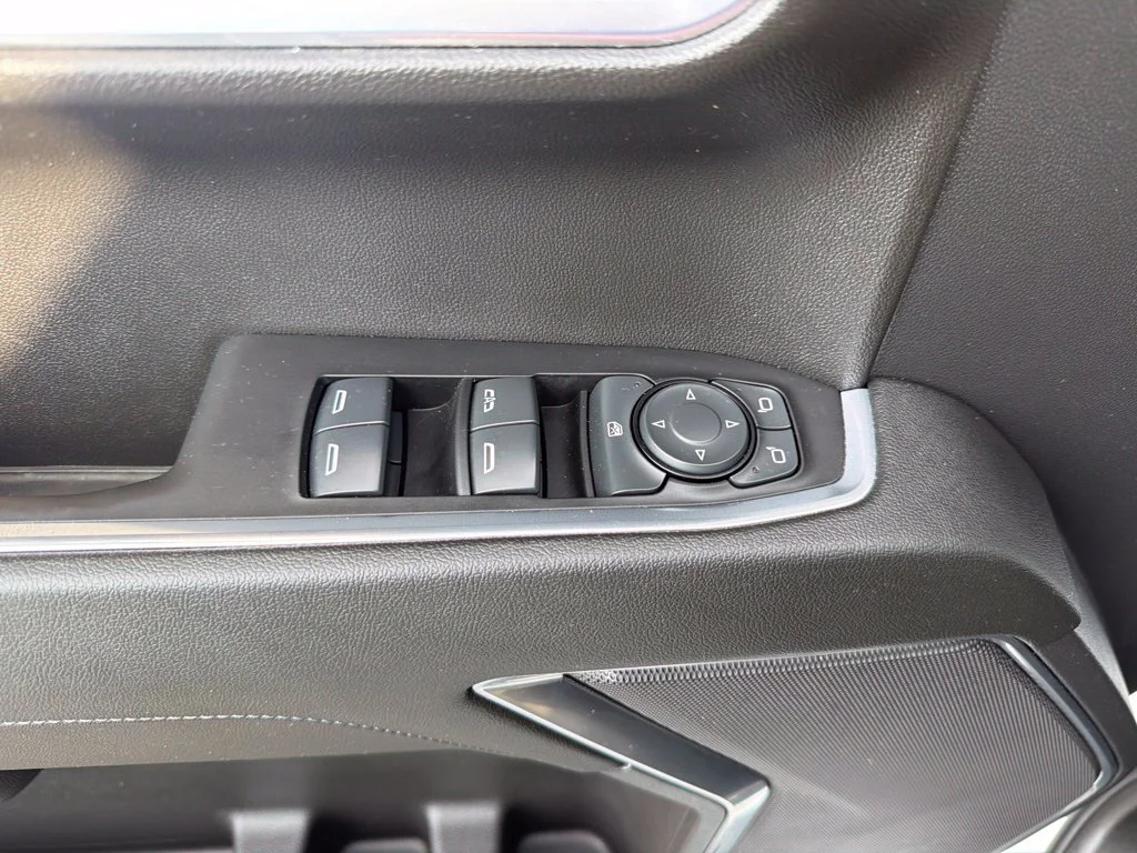 Used 2024 Summit White Chevrolet LT image 16