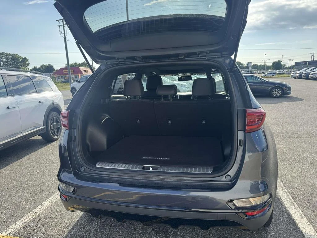 Used 2022 Blue Kia Nightfall image 6