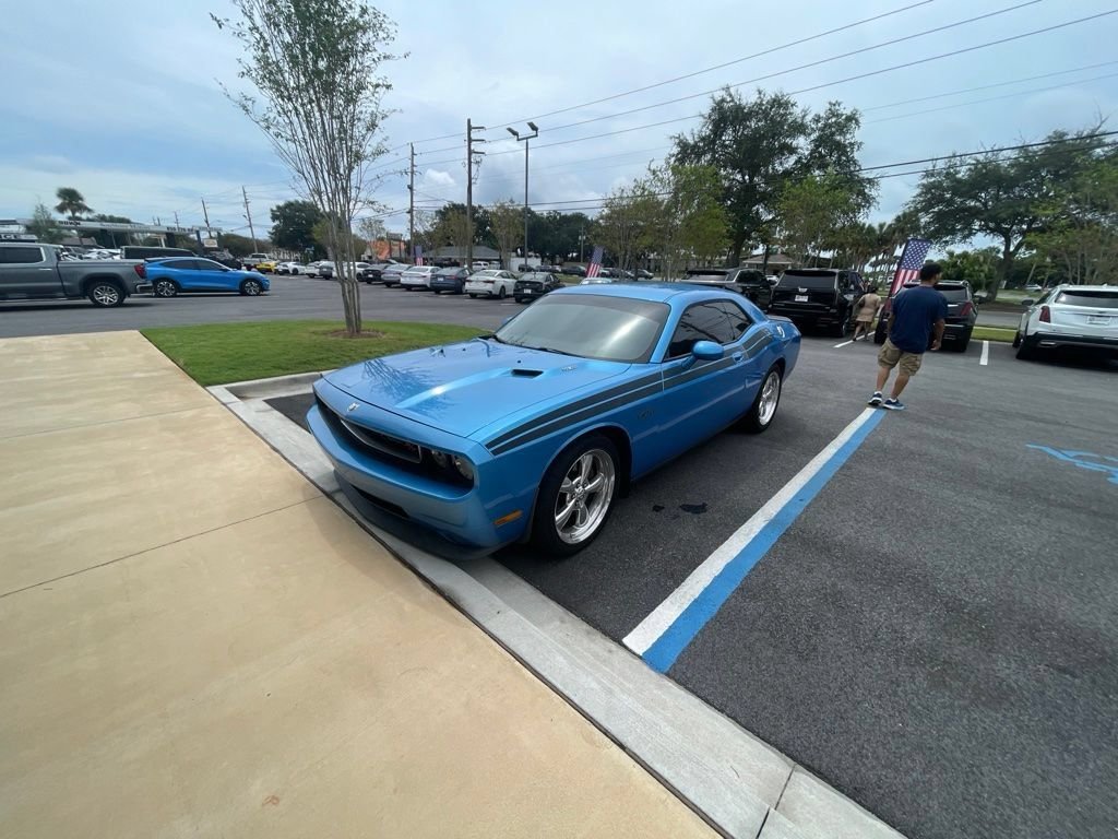 Used 2009 Blue Dodge R/T image 1