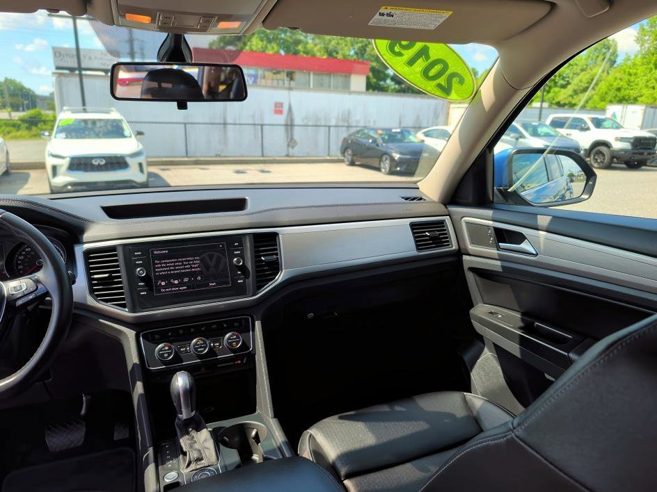 Used 2019 Pacific Blue Metallic Volkswagen 3.6L V6 SE image 10