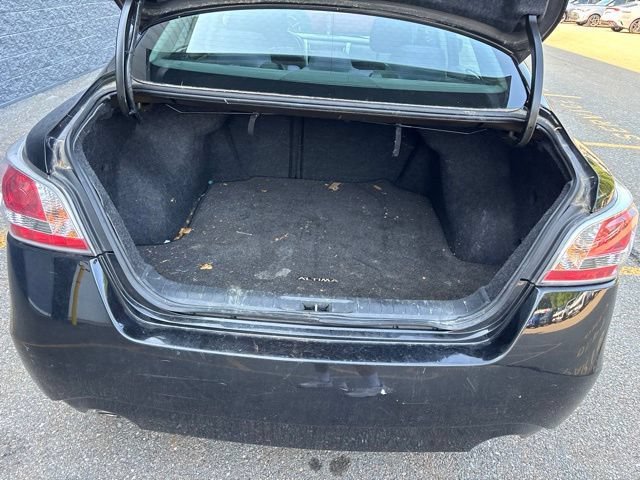 Used 2015 Super Black Nissan 2.5 S image 9