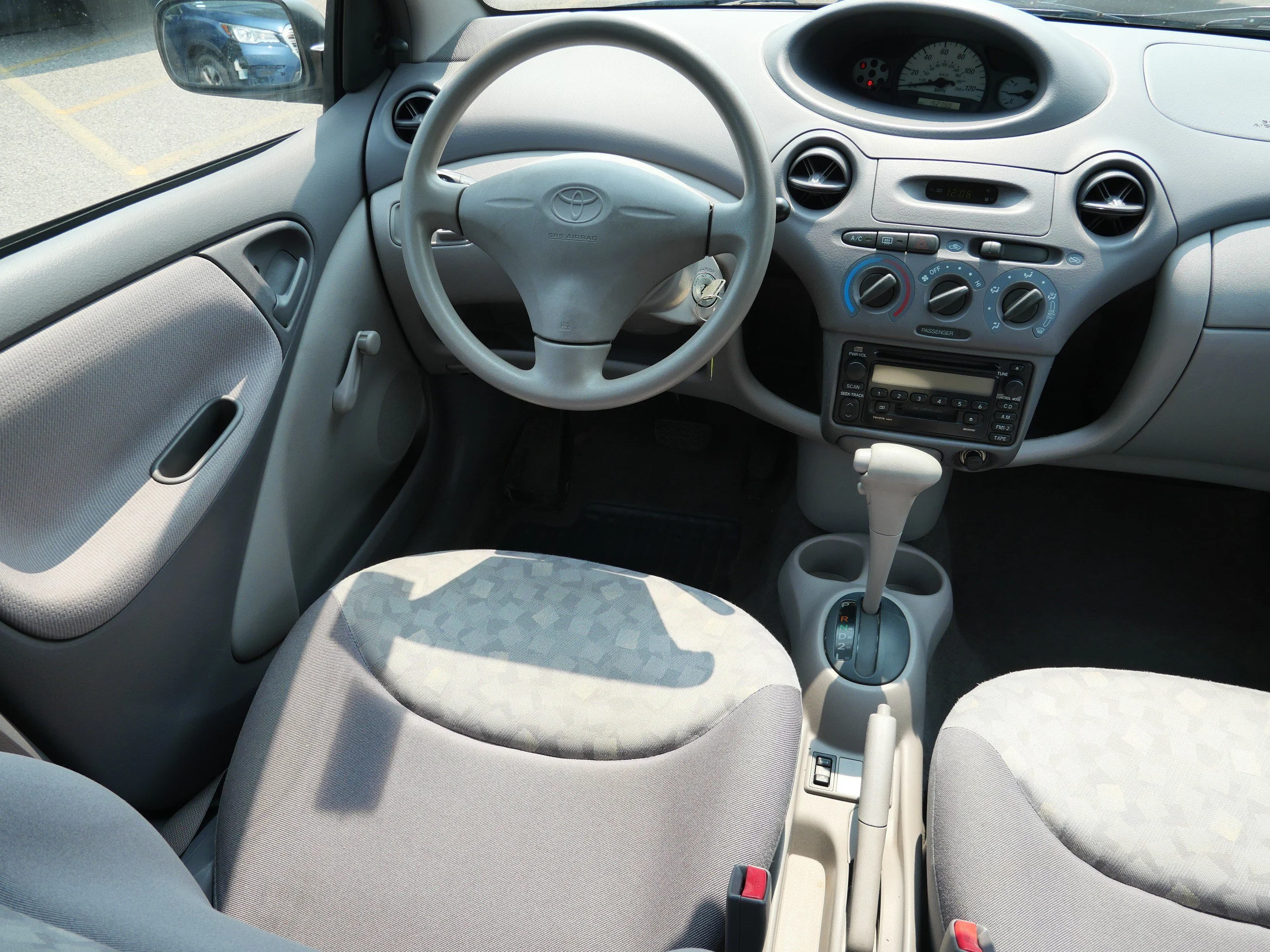 Used 2002 Polar White Toyota  image 9