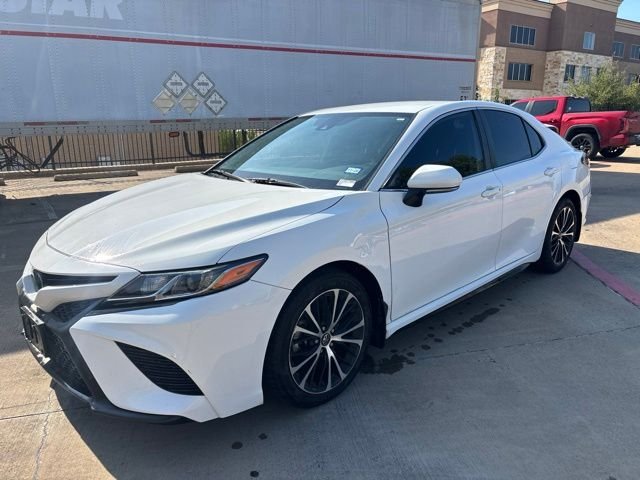 Used 2020 White Toyota SE image 1